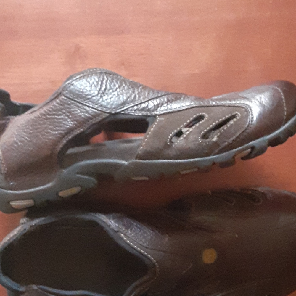 Scandals - Picture 11 of 16